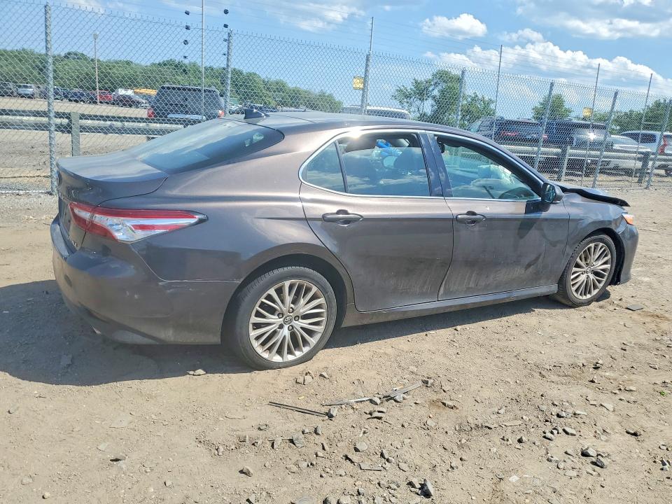 2018 Toyota Camry მანქანა იყიდება აუქციონზე, vin: 4T1B11HK7JU021919, აუქციონის ნომერი: 54051286