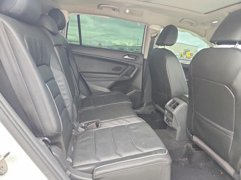 Продажа на аукционе авто 2018 Volkswagen Tiguan, vin: 3VV4B7AXXJM179258, номер лота: 52141866