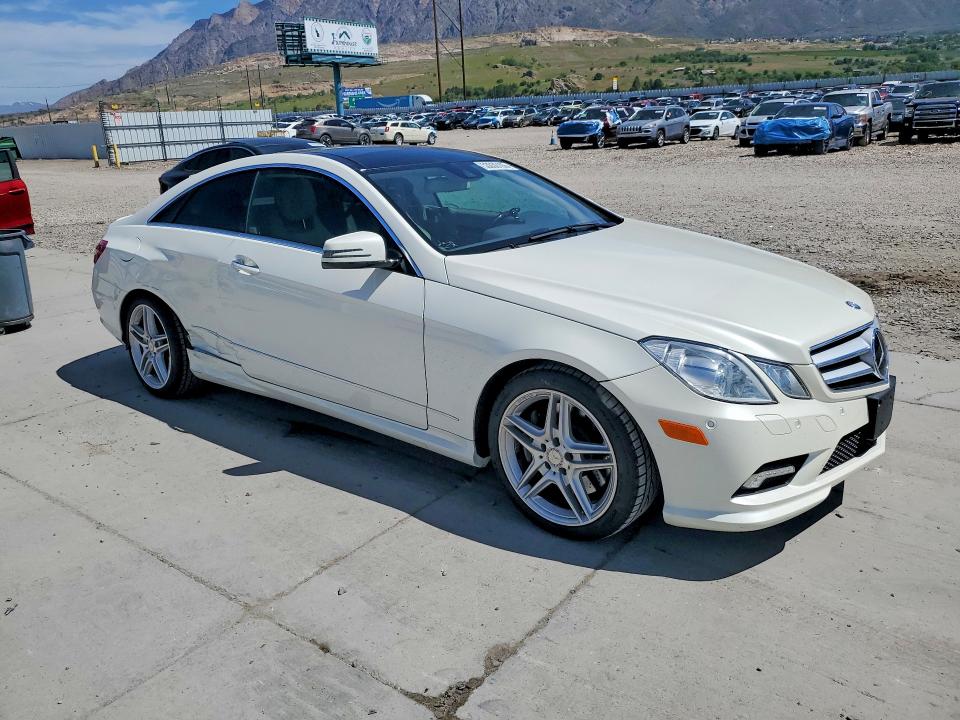 Продажа на аукционе авто 2011 Mercedes-benz E, vin: WDDKJ7CBXBF092168, номер лота: 53030106