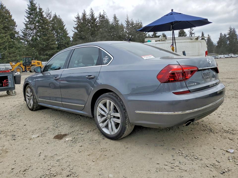 52432246 :رقم المزاد ، 1VWGT7A31HC038433 vin ، 2017 Volkswagen Passat مزاد بيع