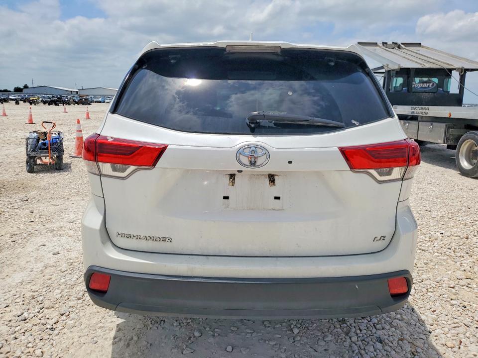 2018 Toyota Highlander მანქანა იყიდება აუქციონზე, vin: 5TDZZRFH8JS247876, აუქციონის ნომერი: 49576576