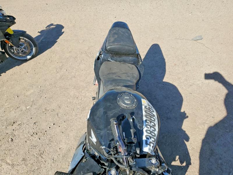 53833006 :رقم المزاد ، JH2PC37033M007641 vin ، 2003 Honda Cbr600 مزاد بيع