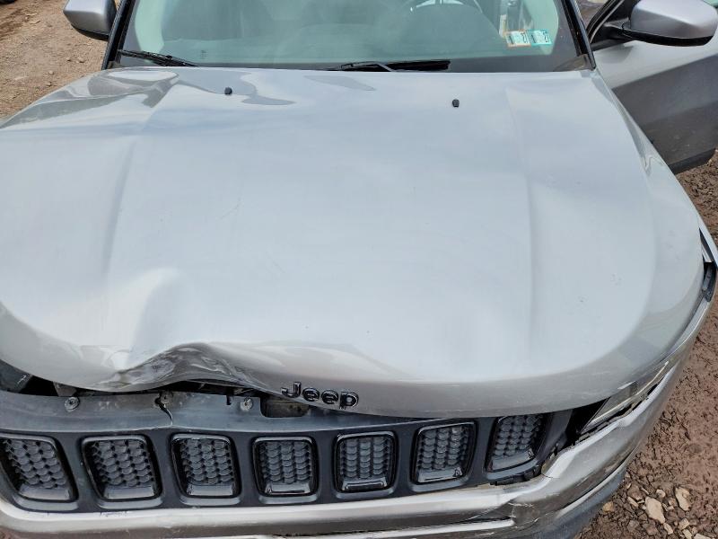 52850866 :رقم المزاد ، 3C4NJDBB3KT750409 vin ، 2019 Jeep Compass مزاد بيع