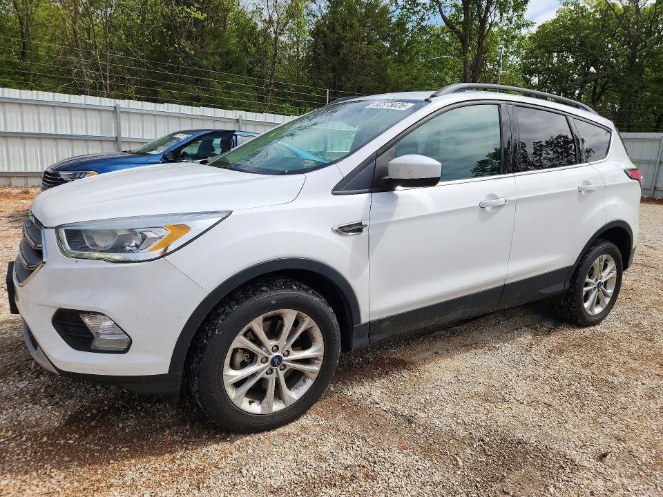 2017 Ford Escape მანქანა იყიდება აუქციონზე, vin: 1FMCU9G99HUA26316, აუქციონის ნომერი: 52375026