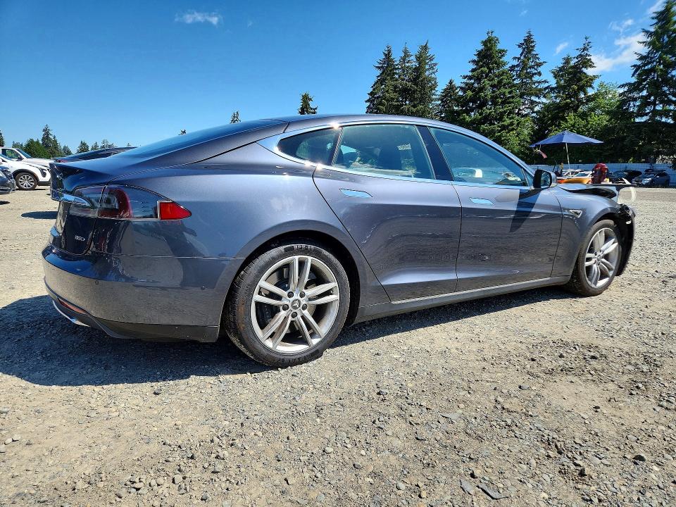 Продаж на аукціоні авто 2015 Tesla Model S, vin: 5YJSA1H20FFP70307, номер лоту: 54661646