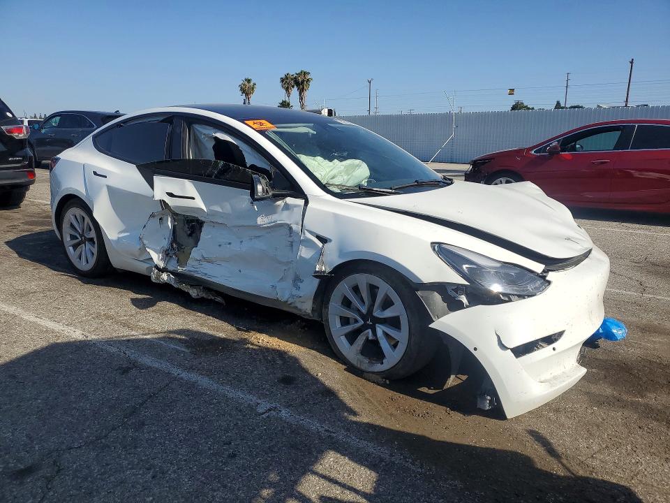 Продажа на аукционе авто 2022 Tesla Model 3, vin: 5YJ3E1EB3NF211295, номер лота: 53852806