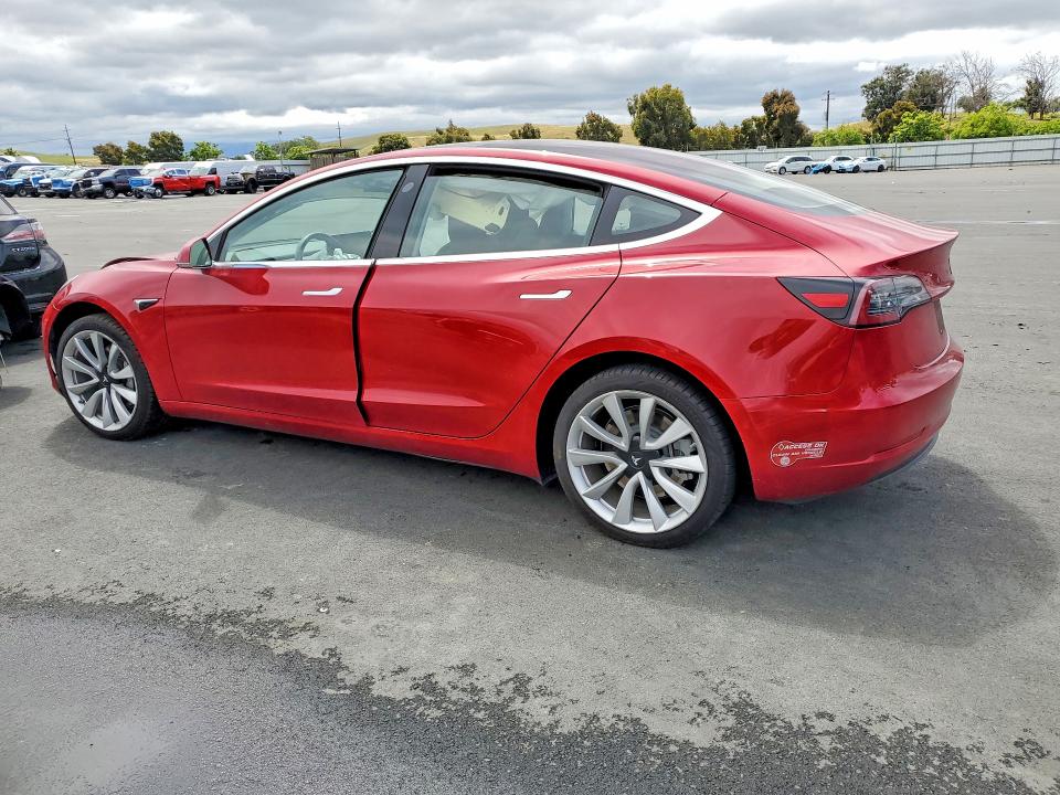 52360746 :رقم المزاد ، 5YJ3E1EAXJF042930 vin ، 2018 Tesla Model 3 مزاد بيع