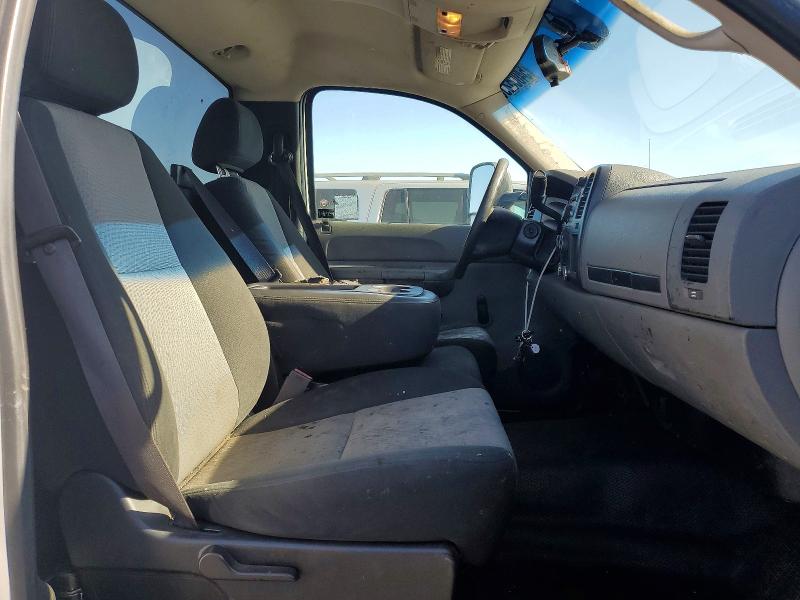 54005206 :رقم المزاد ، 1GDHC24K58E108240 vin ، 2008 Gmc Sierra مزاد بيع