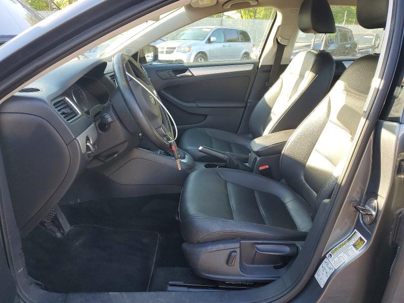 52861206 :رقم المزاد ، 3VWDP7AJ8DM447415 vin ، 2013 Volkswagen Jetta مزاد بيع