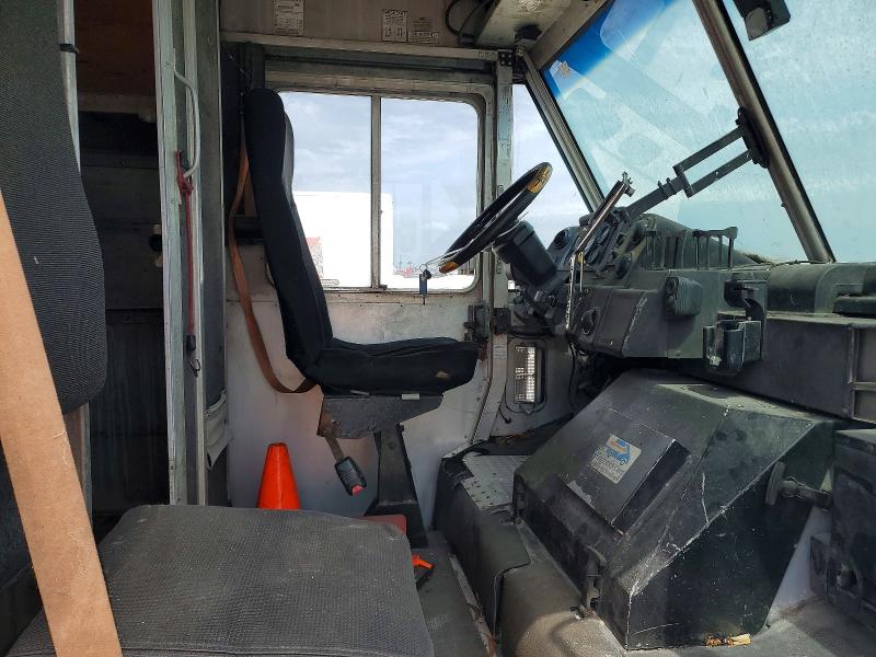 Продажа на аукционе авто 2000 Freightliner Chassis, vin: 4UZA4FA46YCF82045, номер лота: 50566306