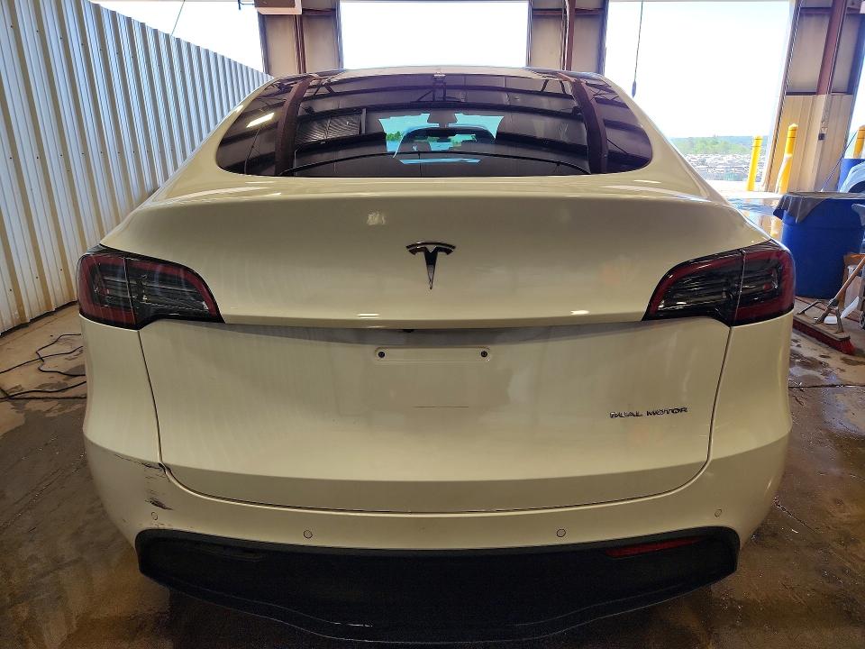 55128936 :رقم المزاد ، 7SAYGDEE2NF331636 vin ، 2022 Tesla Model Y مزاد بيع