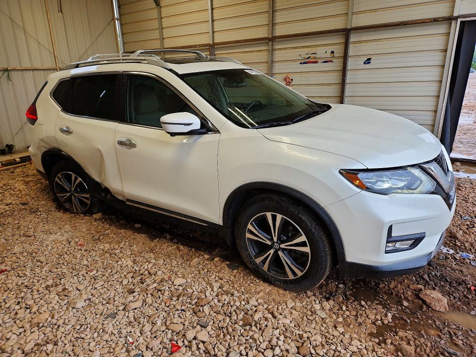 54815906 :رقم المزاد ، 5N1AT2MT9HC828422 vin ، 2017 Nissan Rogue مزاد بيع