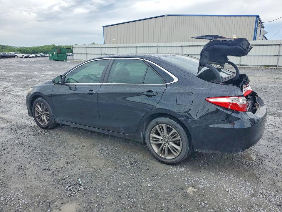 52727206 :رقم المزاد ، 4T1BF1FK7HU784795 vin ، 2017 Toyota Camry مزاد بيع