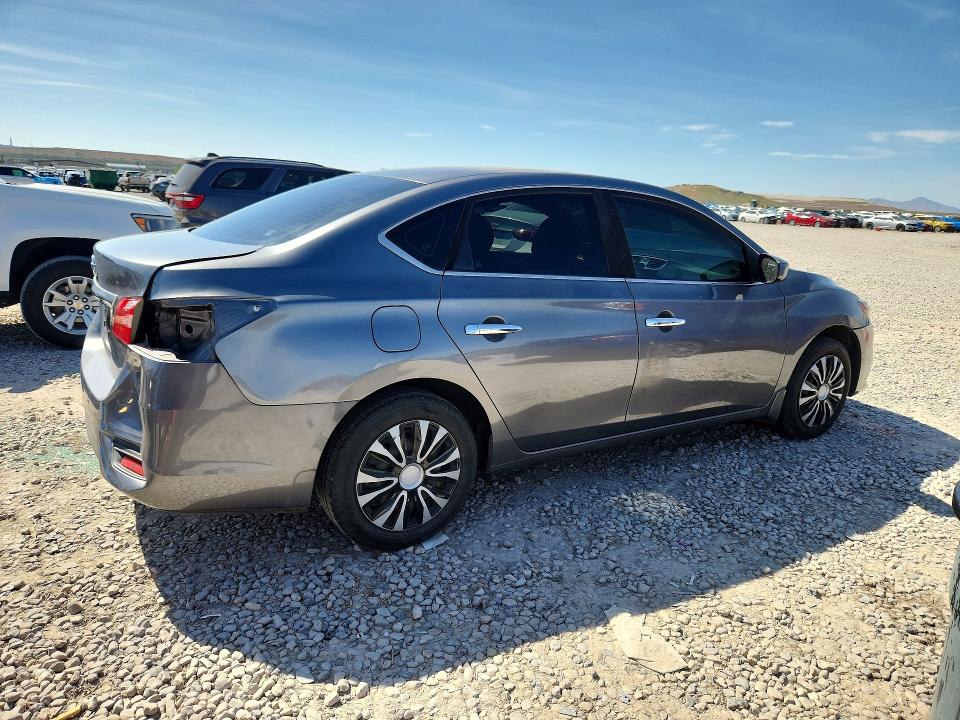 Продажа на аукционе авто 2017 Nissan Sentra, vin: 3N1AB7AP0HY256873, номер лота: 52749806