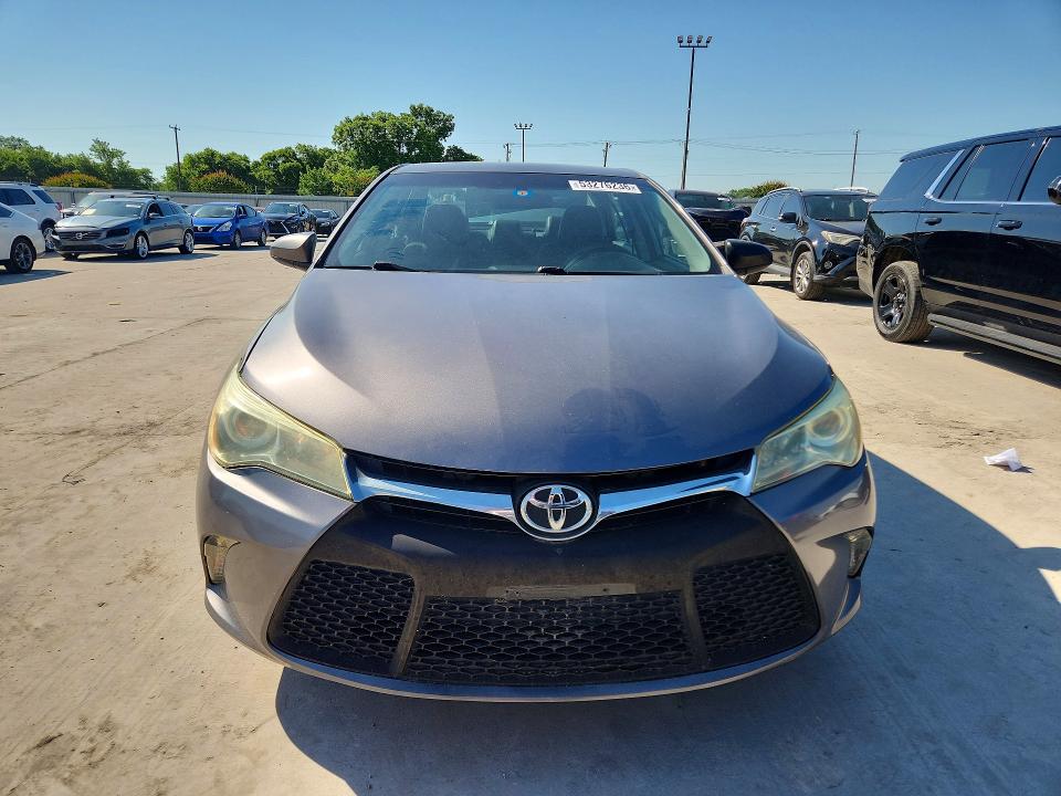 53276236 :رقم المزاد ، 4T1BF1FK4HU367473 vin ، 2017 Toyota Camry مزاد بيع