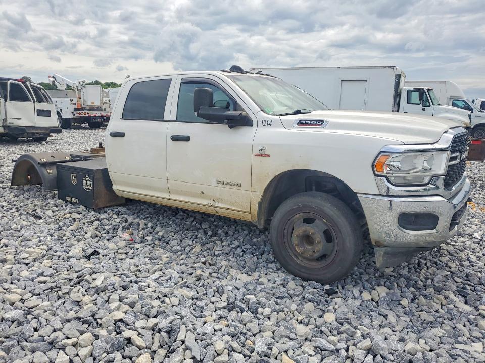 54471996 :رقم المزاد ، 3C7WRTCL4NG103046 vin ، 2022 Ram 3500 مزاد بيع