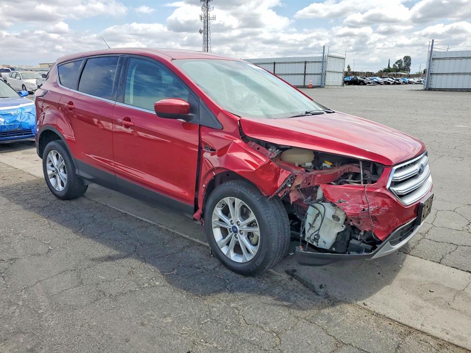 Продажа на аукционе авто 2017 Ford Escape, vin: 1FMCU0GD8HUB02902, номер лота: 55427436