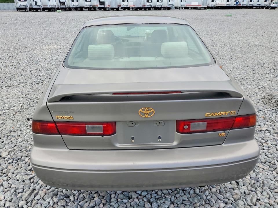 54042666 :رقم المزاد ، 4T1BF28K4WU047182 vin ، 1998 Toyota Camry مزاد بيع