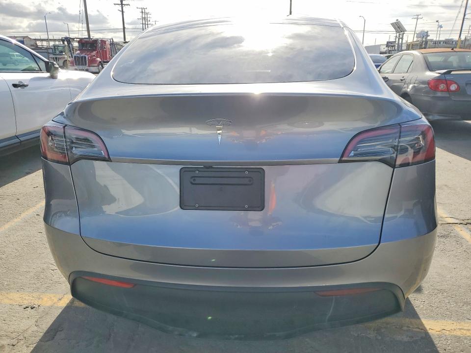 52370986 :رقم المزاد ، 7SAYGDED4SF221268 vin ، 2025 Tesla Model Y مزاد بيع