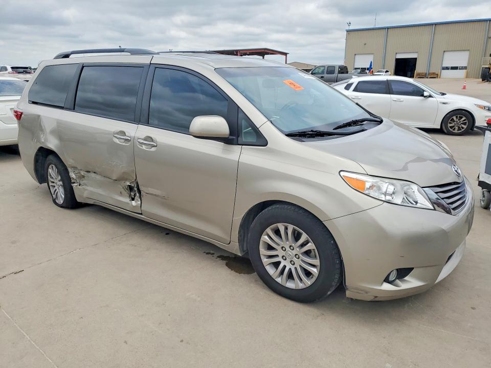 Продажа на аукционе авто 2017 Toyota Sienna, vin: 5TDYZ3DC4HS823487, номер лота: 54089006