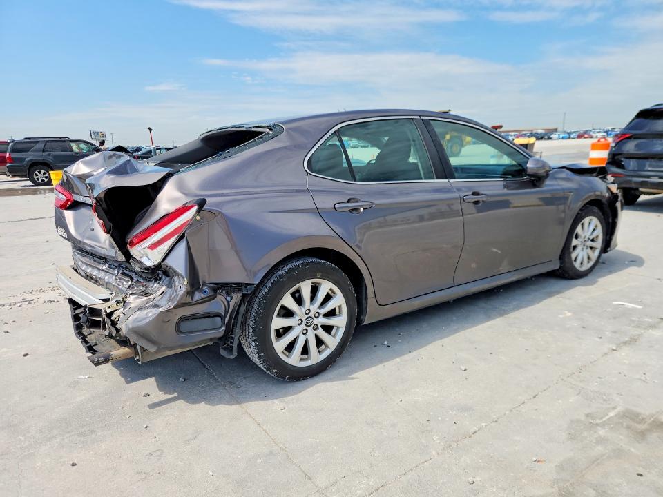 Продажа на аукционе авто 2018 Toyota Camry, vin: 4T1B11HK4JU007587, номер лота: 55032476