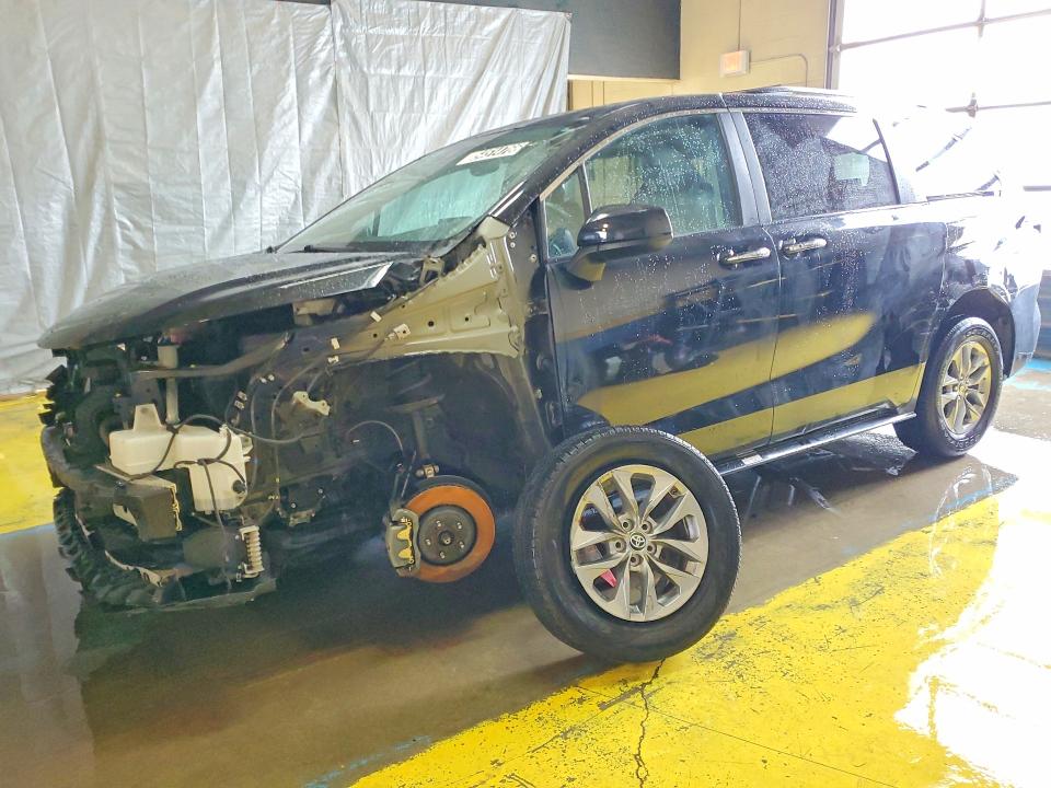 54514766 :رقم المزاد ، 5TDYRKECXRS215211 vin ، 2024 Toyota Sienna مزاد بيع