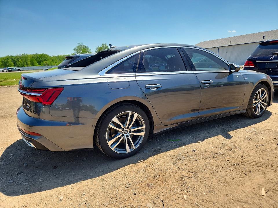 53297376 :رقم المزاد ، WAUL2AF28MN042346 vin ، 2021 Audi A6 مزاد بيع