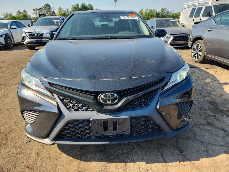 54091756 :رقم المزاد ، 4T1B11HK4KU250835 vin ، 2019 Toyota Camry مزاد بيع