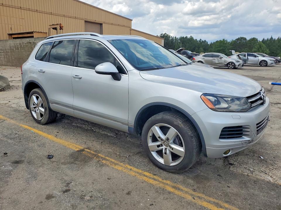 2013 Volkswagen Touareg მანქანა იყიდება აუქციონზე, vin: WVGEP9BP4DD012632, აუქციონის ნომერი: 54790666