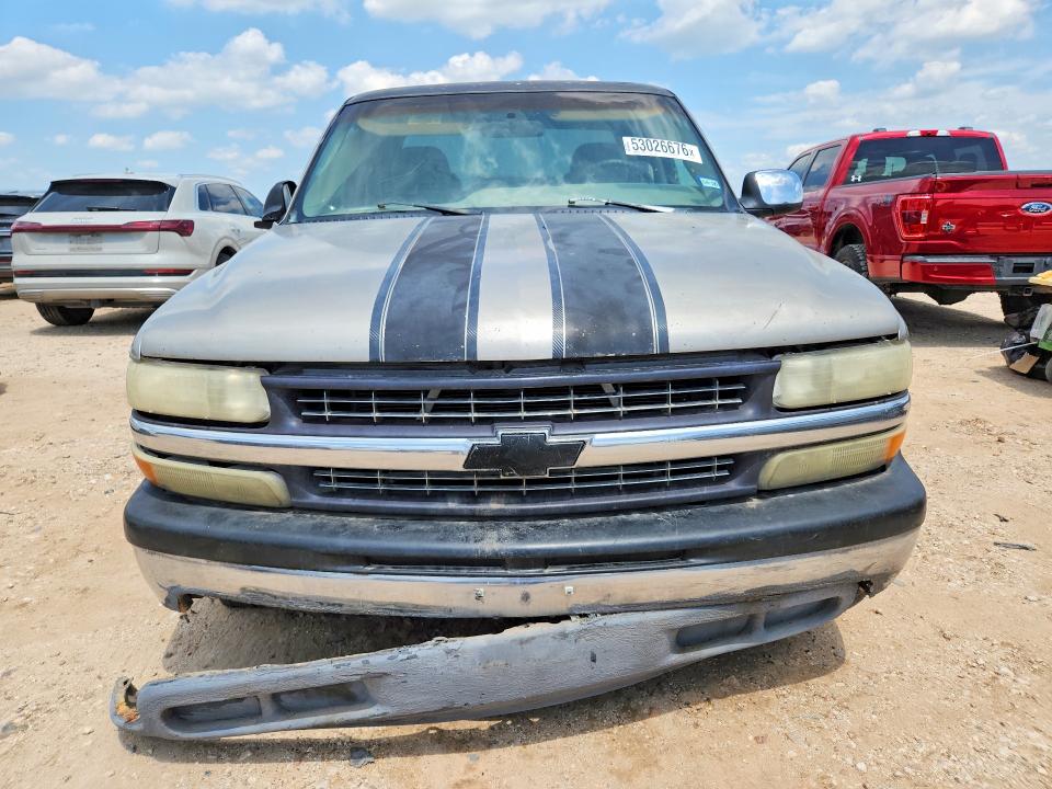 53026676 :رقم المزاد ، 2GCEC19V621272772 vin ، 2002 Chevrolet Silverado مزاد بيع