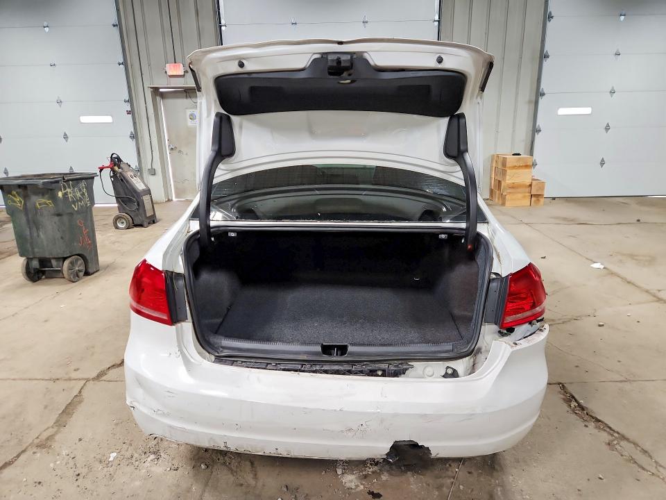 2013 Volkswagen Passat მანქანა იყიდება აუქციონზე, vin: 1VWAH7A32DC056697, აუქციონის ნომერი: 51585806