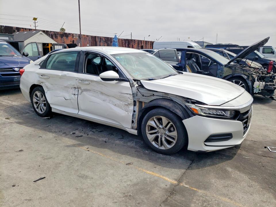 52080706 :رقم المزاد ، 1HGCV1F14JA243120 vin ، 2018 Honda Accord مزاد بيع