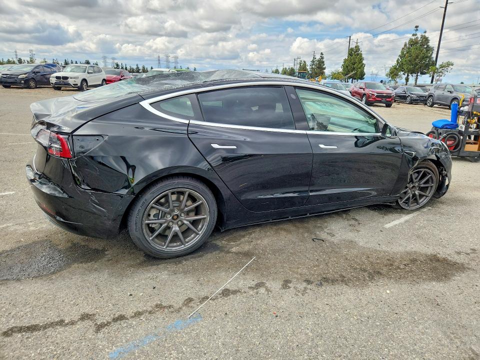 52390906 :رقم المزاد ، 5YJ3E1EA8KF306700 vin ، 2019 Tesla Model 3 مزاد بيع