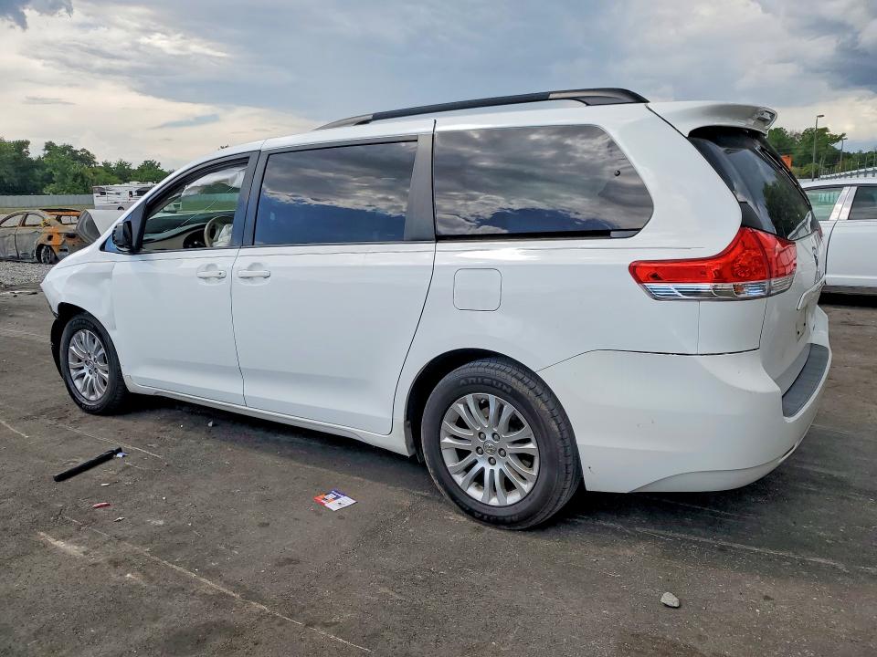 2014 Toyota Sienna მანქანა იყიდება აუქციონზე, vin: 5TDYK3DC0ES445992, აუქციონის ნომერი: 54155996