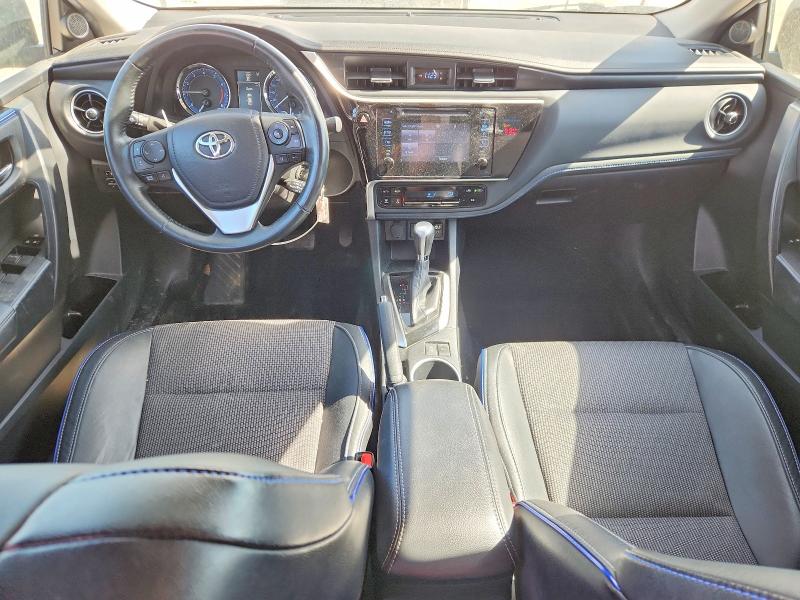52691496 :رقم المزاد ، 2T1BURHE9JC972513 vin ، 2018 Toyota Corolla مزاد بيع