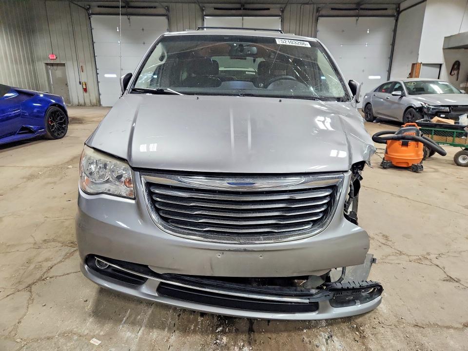 Продажа на аукционе авто 2016 Chrysler Town & Country, vin: 2C4RC1BG2GR302954, номер лота: 52103206