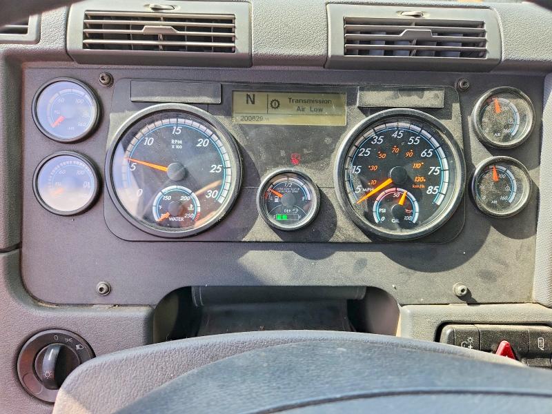 2016 Freightliner Cascadia 125 მანქანა იყიდება აუქციონზე, vin: 3AKJGLDR0GSGW7699, აუქციონის ნომერი: 49660156