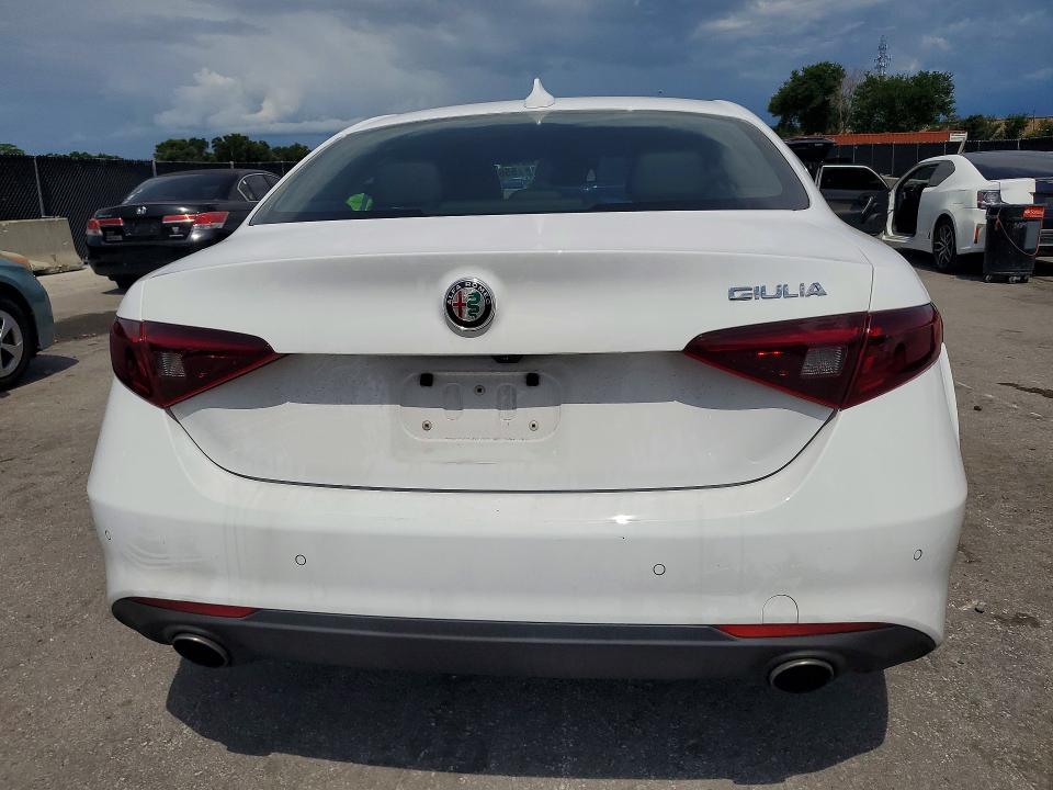 2017 Alfa Romeo Giulia მანქანა იყიდება აუქციონზე, vin: ZARFAEBN2H7552220, აუქციონის ნომერი: 55635096