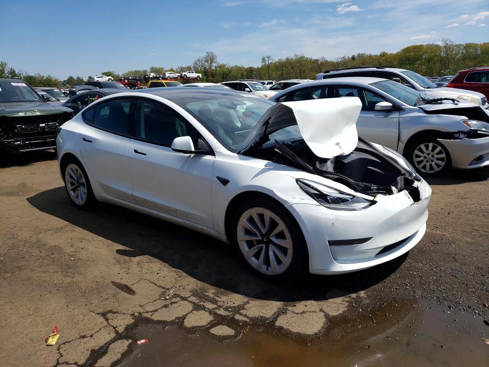52027646 :رقم المزاد ، 5YJ3E1EB0NF233545 vin ، 2022 Tesla Model 3 مزاد بيع