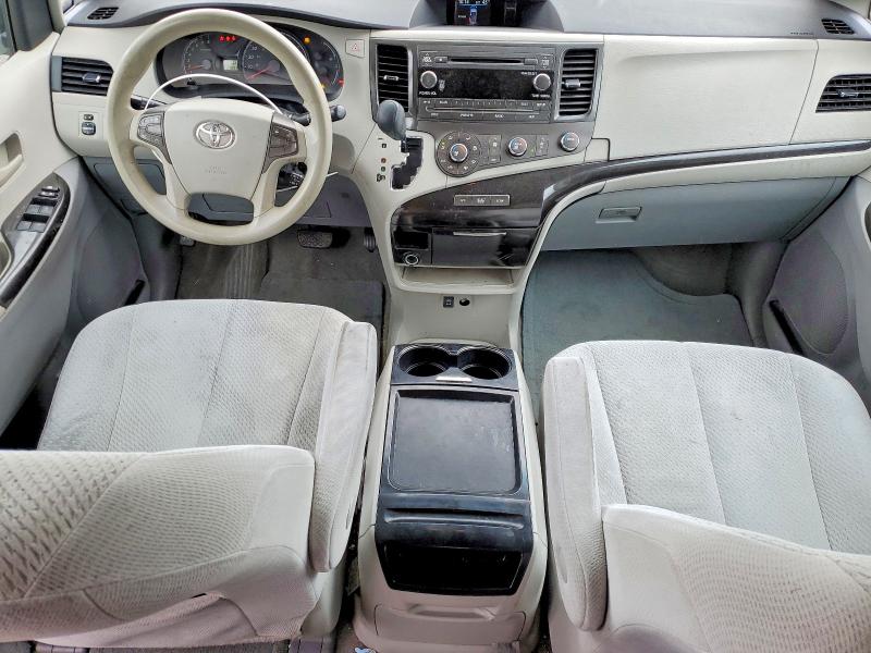 2011 Toyota Sienna მანქანა იყიდება აუქციონზე, vin: 5TDKK3DC3BS033986, აუქციონის ნომერი: 54200036