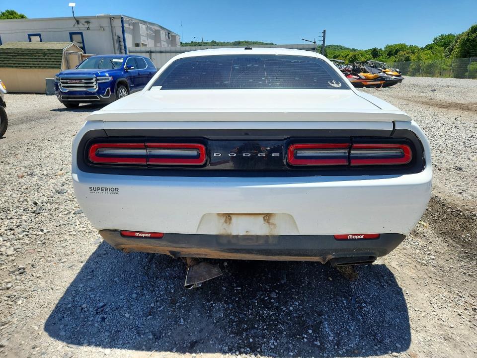 52363646 :رقم المزاد ، 2C3CDZAT8FH733680 vin ، 2015 Dodge Challenger مزاد بيع