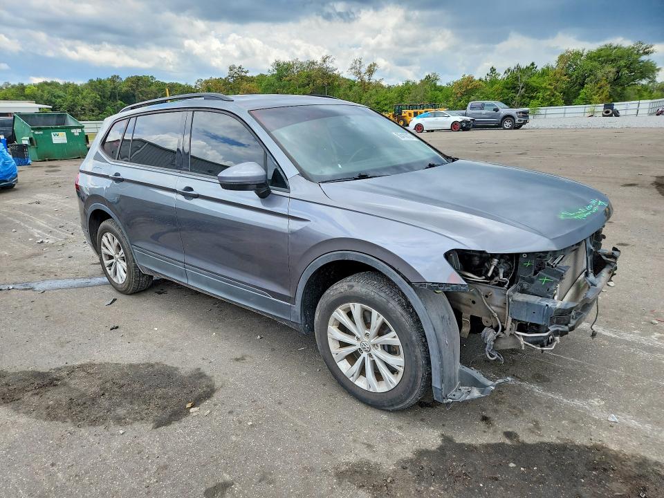 Продажа на аукционе авто 2018 Volkswagen Tiguan, vin: 3VV1B7AX2JM065855, номер лота: 55410016