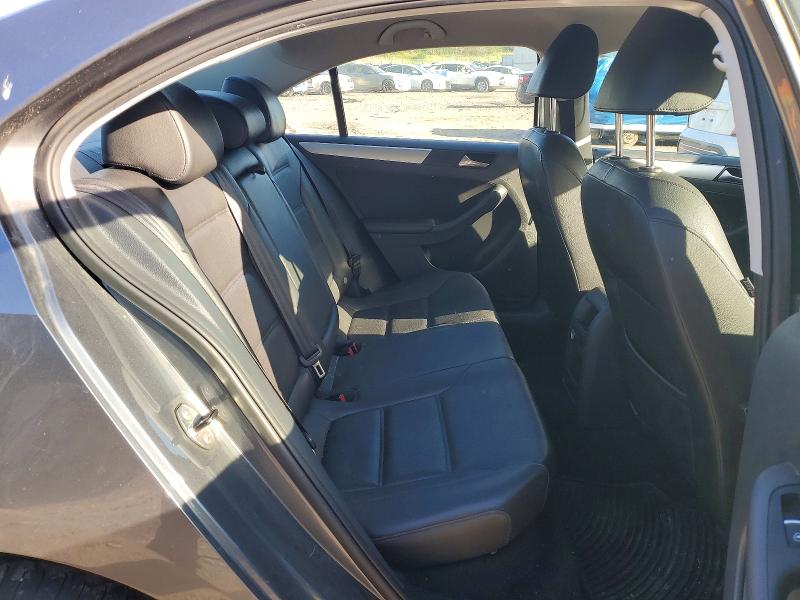 52861206 :رقم المزاد ، 3VWDP7AJ8DM447415 vin ، 2013 Volkswagen Jetta مزاد بيع
