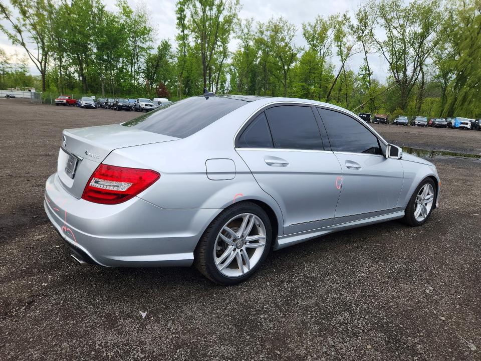 Продажа на аукционе авто 2012 Mercedes-benz C, vin: WDDGF8BBXCR209553, номер лота: 52868876