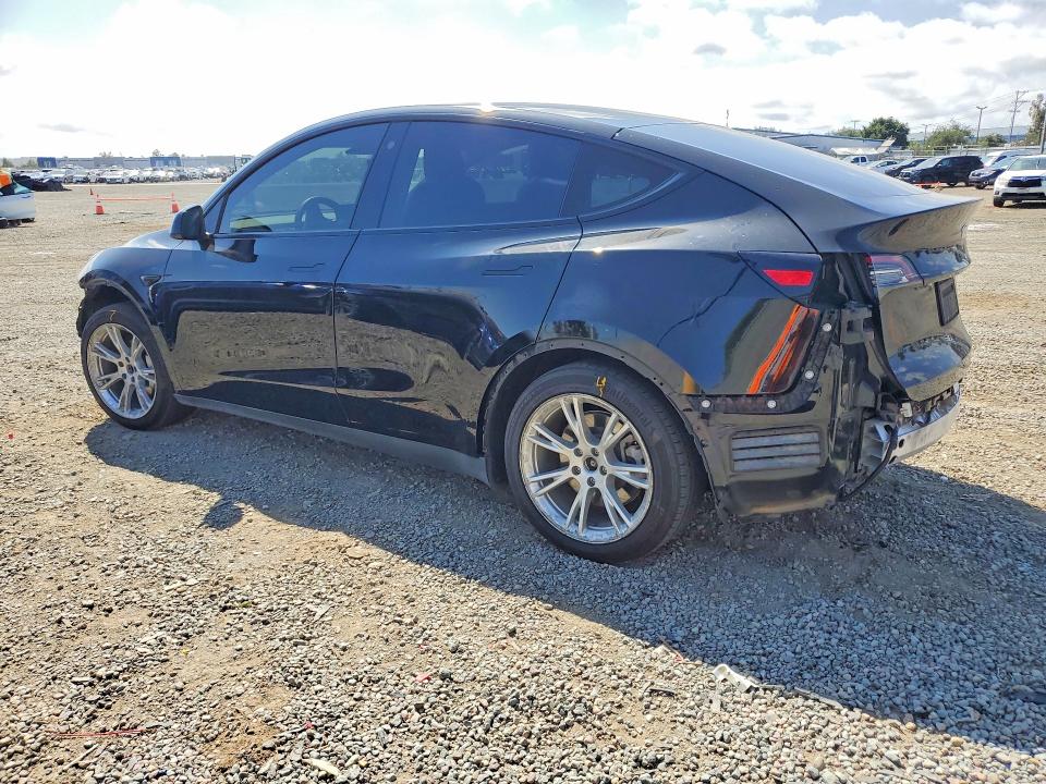 2021 Tesla Model Y მანქანა იყიდება აუქციონზე, vin: 5YJYGDED2MF107365, აუქციონის ნომერი: 53598166