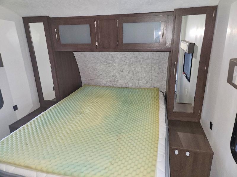 54072536 :رقم المزاد ، 4X4TWDC21K8805925 vin ، 2019 Wildwood Trailer مزاد بيع
