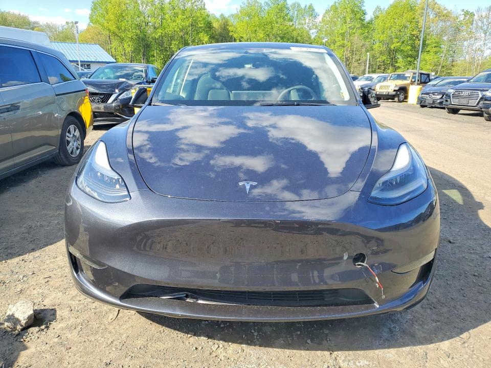 52128136 :رقم المزاد ، 7SAYGDEF6SA369825 vin ، 2025 Tesla Model Y مزاد بيع