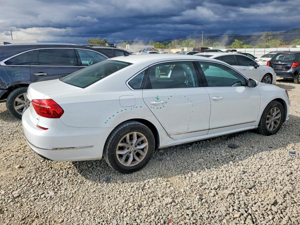 Продажа на аукционе авто 2016 Volkswagen Passat, vin: 1VWAT7A37GC051451, номер лота: 52369046