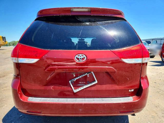 52709826 :رقم المزاد ، 5TDKK3DC5BS085040 vin ، 2011 Toyota Sienna مزاد بيع