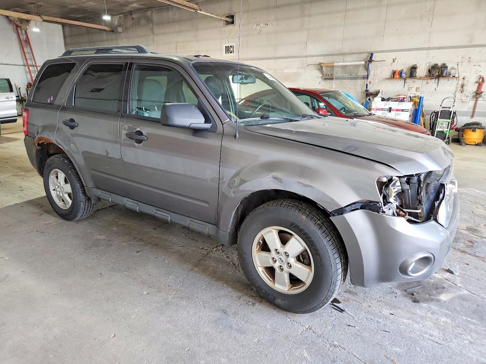 2010 Ford Escape მანქანა იყიდება აუქციონზე, vin: 1FMCU0DG0AKD26052, აუქციონის ნომერი: 54953846